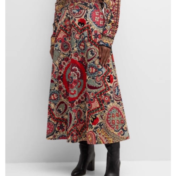 Figure Isla Printed Maxi Skirt with Embroidered Detail - Picture 3 of 14